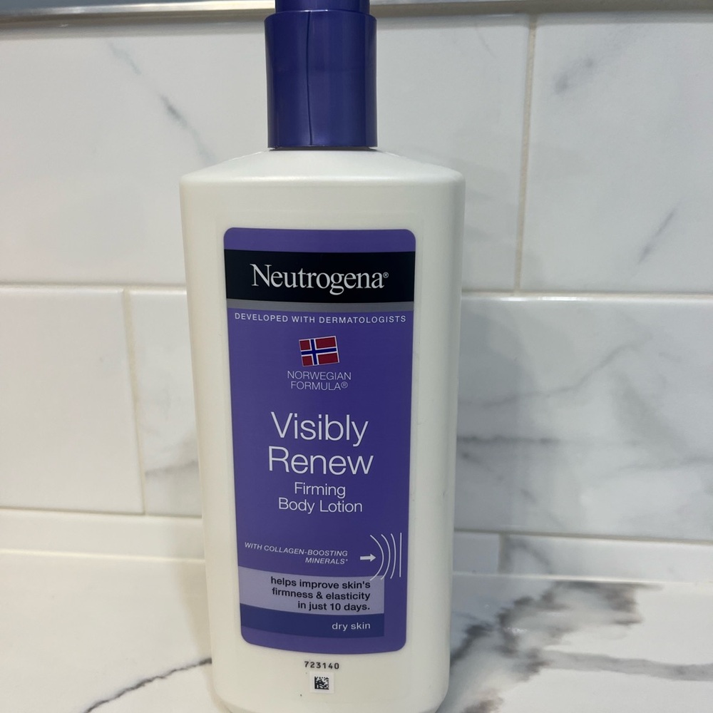 Newtrogena Visibly Firming Body Lotion with Collagen 13.5 Onz‎